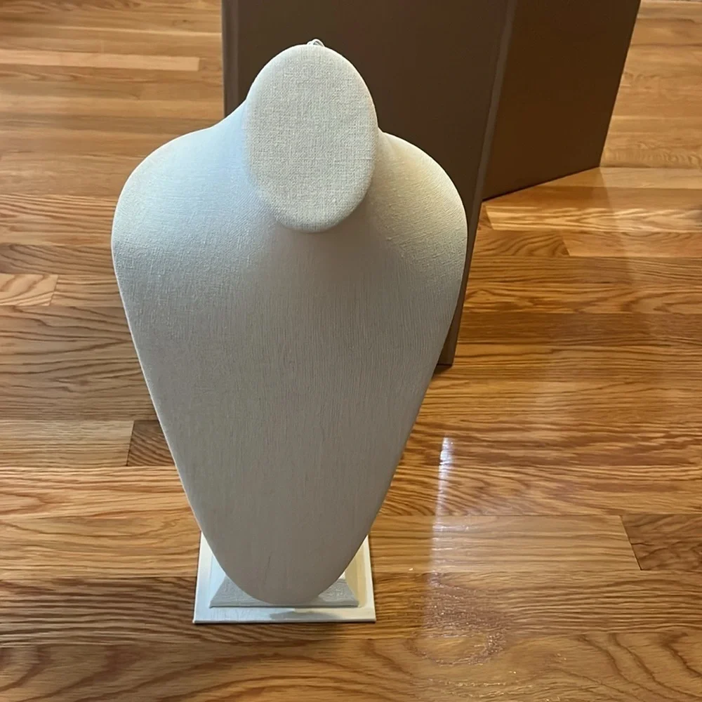 Necklace Display Jewelry Bust New in Box
